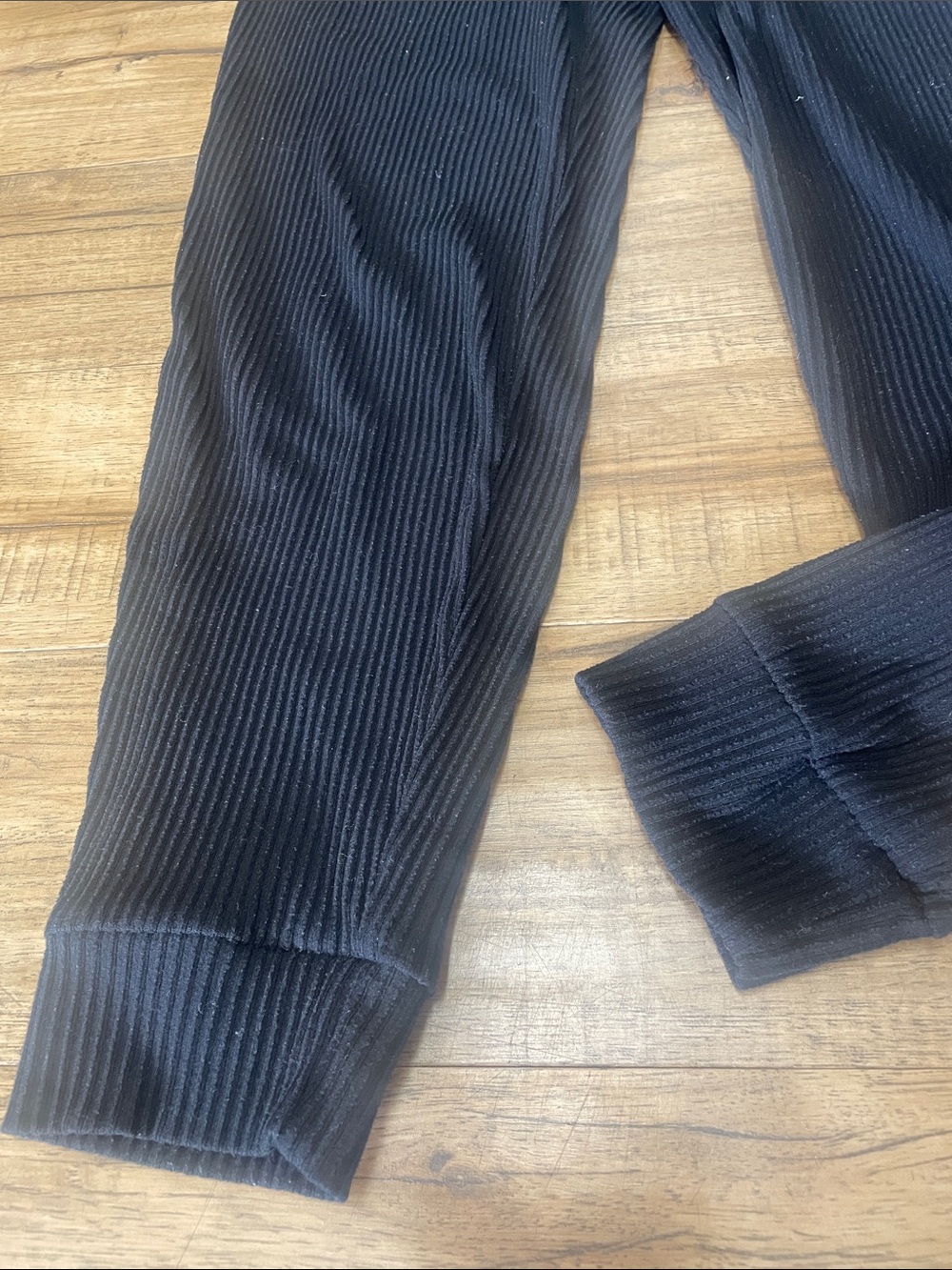 ALO Yoga Black Ribbed Jogger Sweatpants - Picture 5 of 6